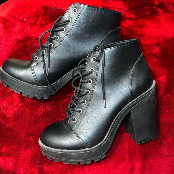 Black Leather Lace up Boots - Picture 1 of 6